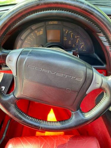 Chevrolet-Corvette-1991-White-Red-Cloth-5
