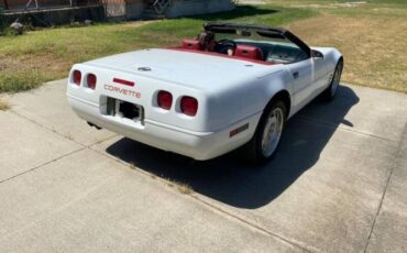Chevrolet-Corvette-1991-White-Red-Cloth-6