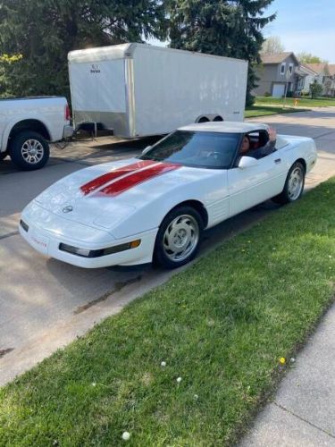 Chevrolet-Corvette-1991-White-Red-Cloth-9
