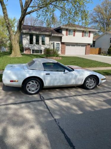 Chevrolet-Corvette-1991-White-Red-Cloth