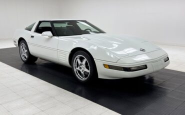 Chevrolet-Corvette-1992-Arctic-White-Black-18