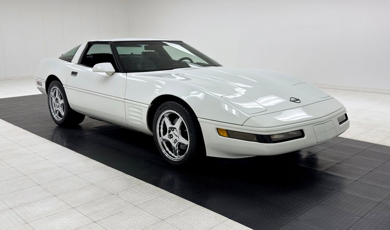 Chevrolet-Corvette-1992-Arctic-White-Black-18