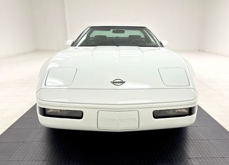 Chevrolet-Corvette-1992-Arctic-White-Black-19