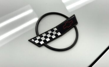 Chevrolet-Corvette-1992-Arctic-White-Black-20