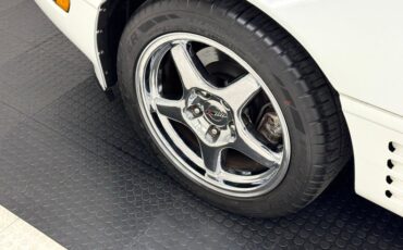 Chevrolet-Corvette-1992-Arctic-White-Black-21