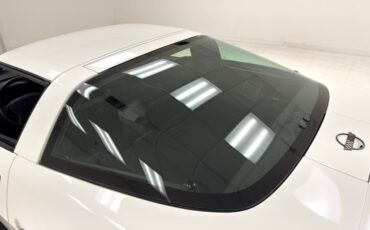 Chevrolet-Corvette-1992-Arctic-White-Black-25
