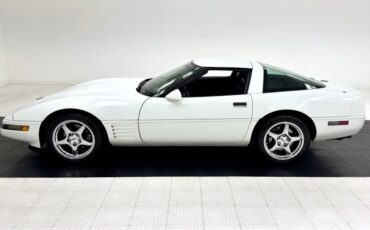 Chevrolet-Corvette-1992-Arctic-White-Black
