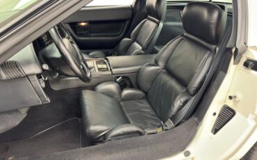 Chevrolet-Corvette-1992-Arctic-White-Black-40