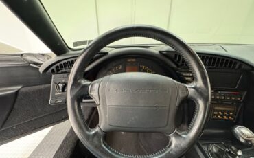 Chevrolet-Corvette-1992-Arctic-White-Black-43