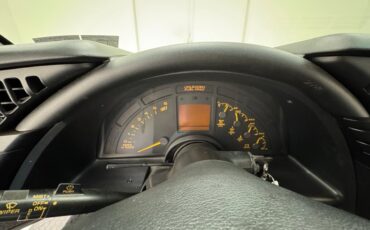 Chevrolet-Corvette-1992-Arctic-White-Black-44