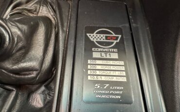Chevrolet-Corvette-1992-Arctic-White-Black-47