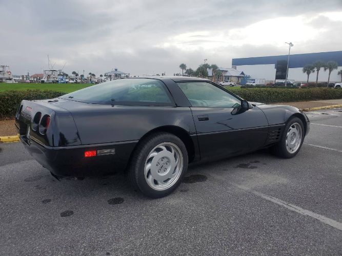 Chevrolet-Corvette-1992-Black-1