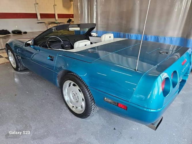 Chevrolet-Corvette-1992-BlueWhite-top-White-12