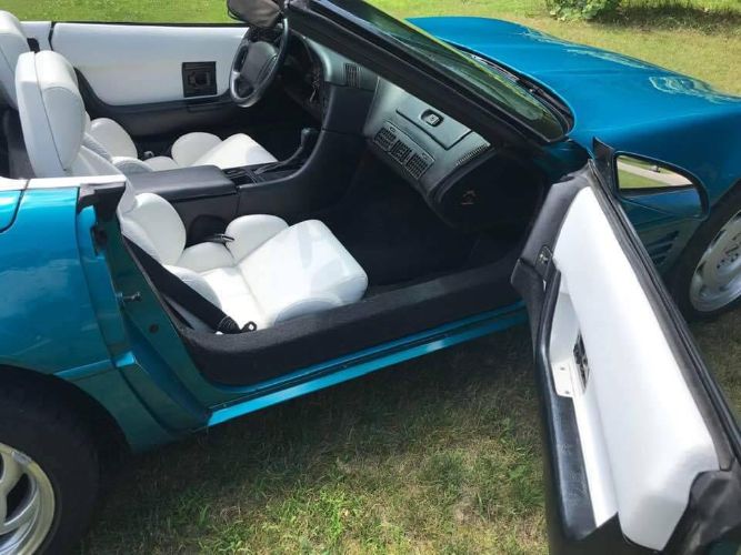 Chevrolet-Corvette-1992-BlueWhite-top-White-6