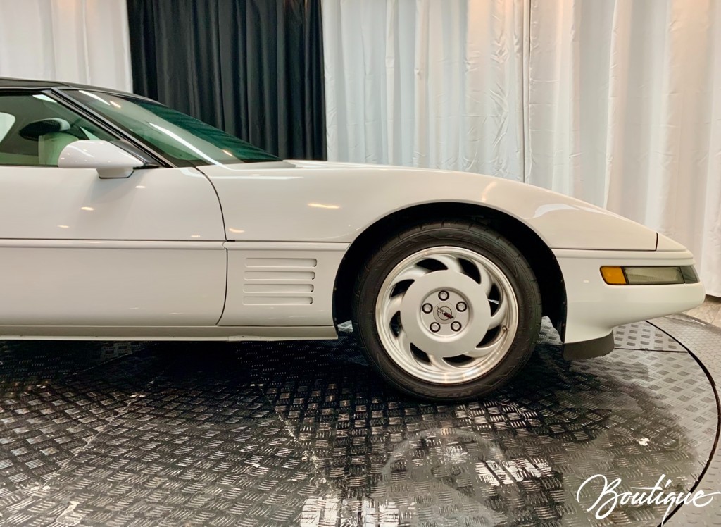 Chevrolet-Corvette-1992-Convertible-15