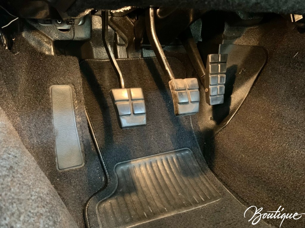 Chevrolet-Corvette-1992-Convertible-35