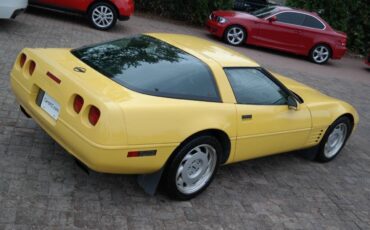 Chevrolet-Corvette-1992-Hatchback-20
