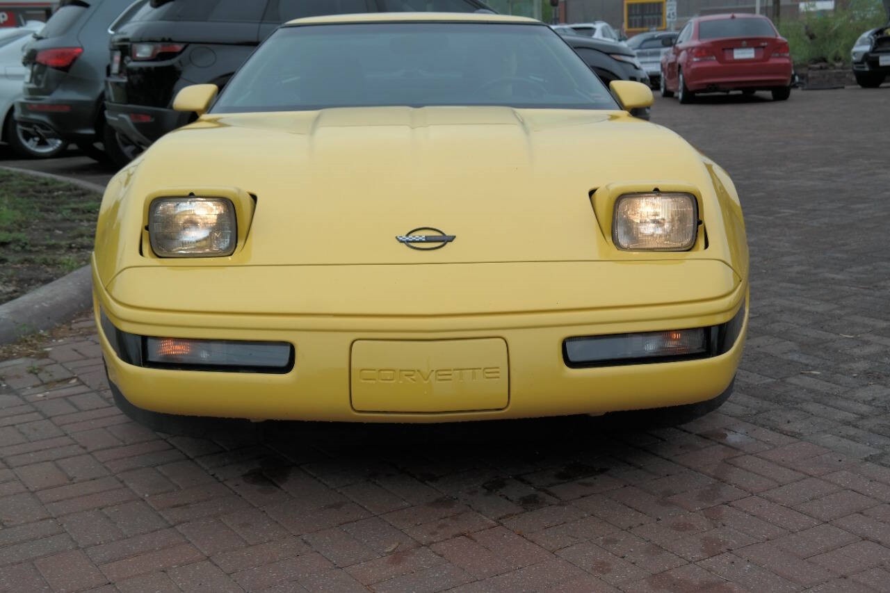Chevrolet-Corvette-1992-Hatchback-28