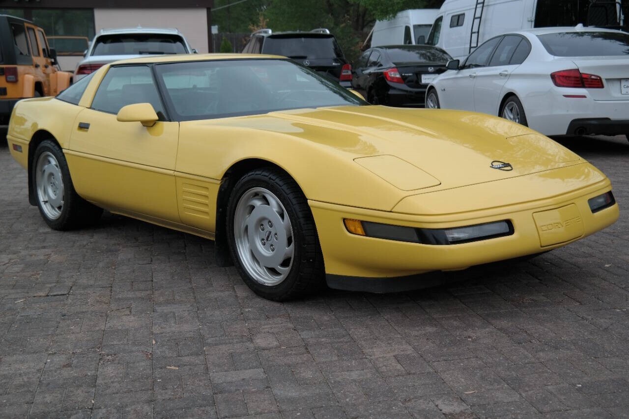 Chevrolet-Corvette-1992-Hatchback-6
