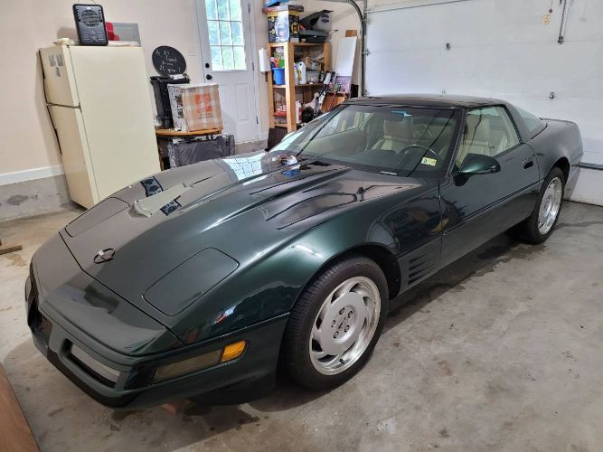 Chevrolet-Corvette-1992-Polo-Green-2