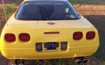 Chevrolet-Corvette-1992-Yellow