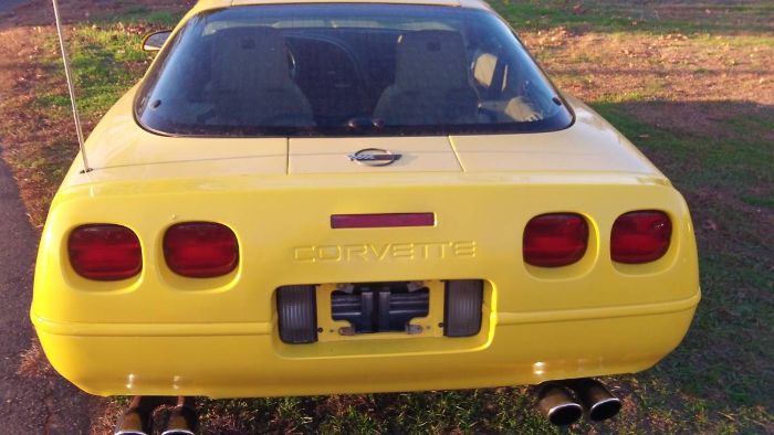 Chevrolet-Corvette-1992-Yellow