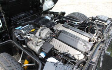 Chevrolet-Corvette-1992-white-16