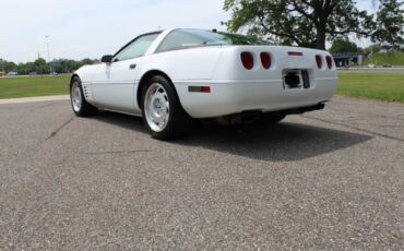 Chevrolet-Corvette-1992-white