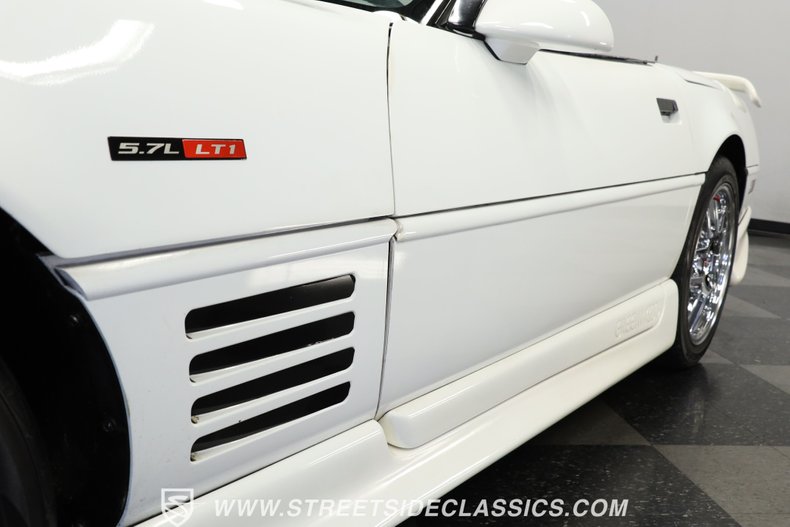 Chevrolet-Corvette-1993-Arctic-White-Black-15