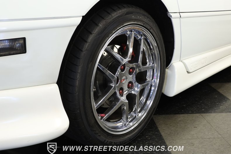 Chevrolet-Corvette-1993-Arctic-White-Black-17