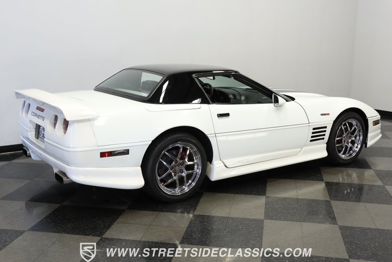 Chevrolet-Corvette-1993-Arctic-White-Black-20