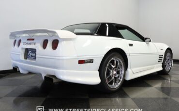 Chevrolet-Corvette-1993-Arctic-White-Black-26