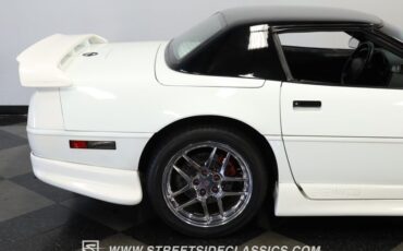 Chevrolet-Corvette-1993-Arctic-White-Black-28