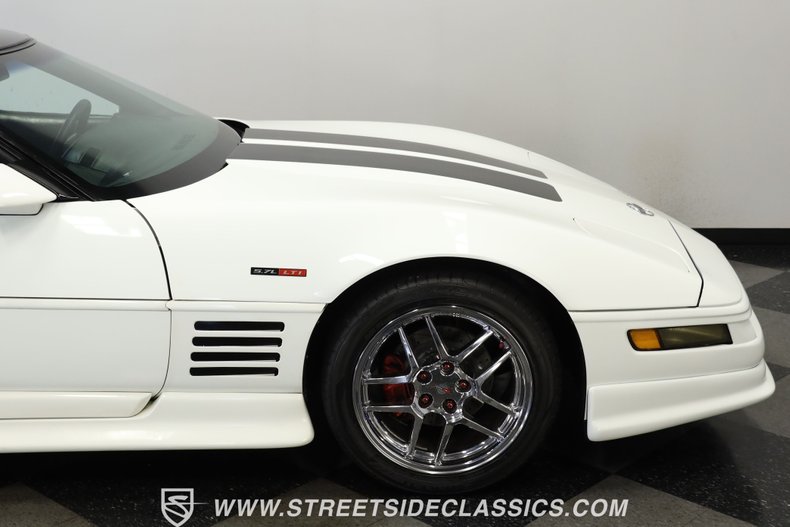 Chevrolet-Corvette-1993-Arctic-White-Black-29