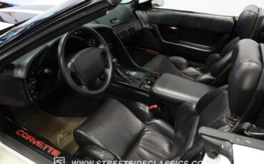 Chevrolet-Corvette-1993-Arctic-White-Black-3