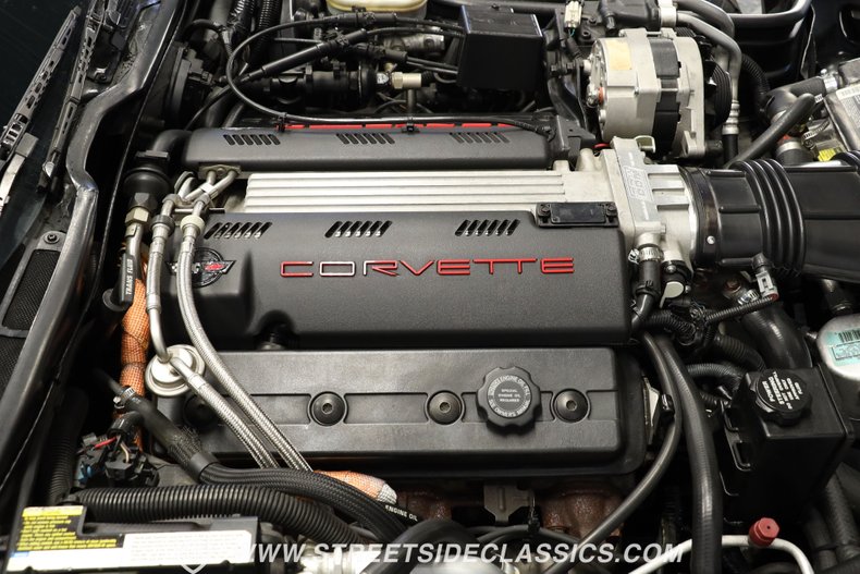 Chevrolet-Corvette-1993-Arctic-White-Black-32