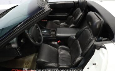 Chevrolet-Corvette-1993-Arctic-White-Black-36