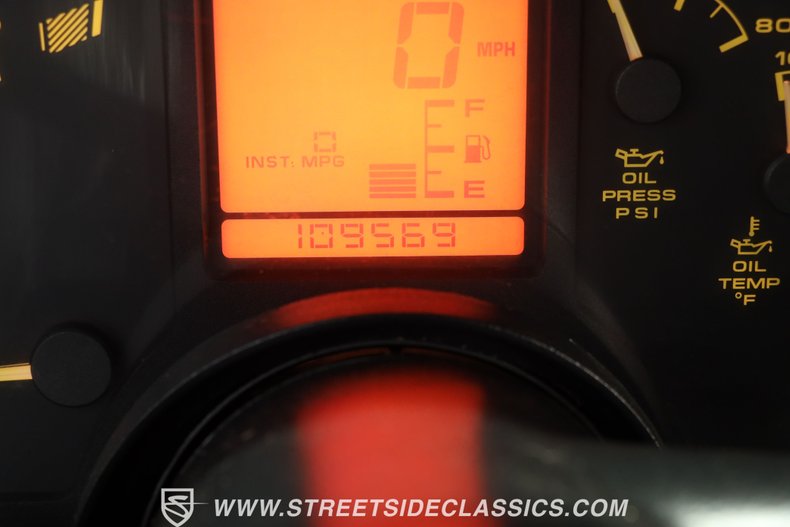 Chevrolet-Corvette-1993-Arctic-White-Black-40