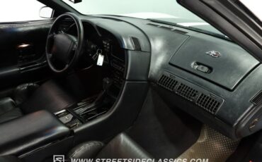 Chevrolet-Corvette-1993-Arctic-White-Black-46