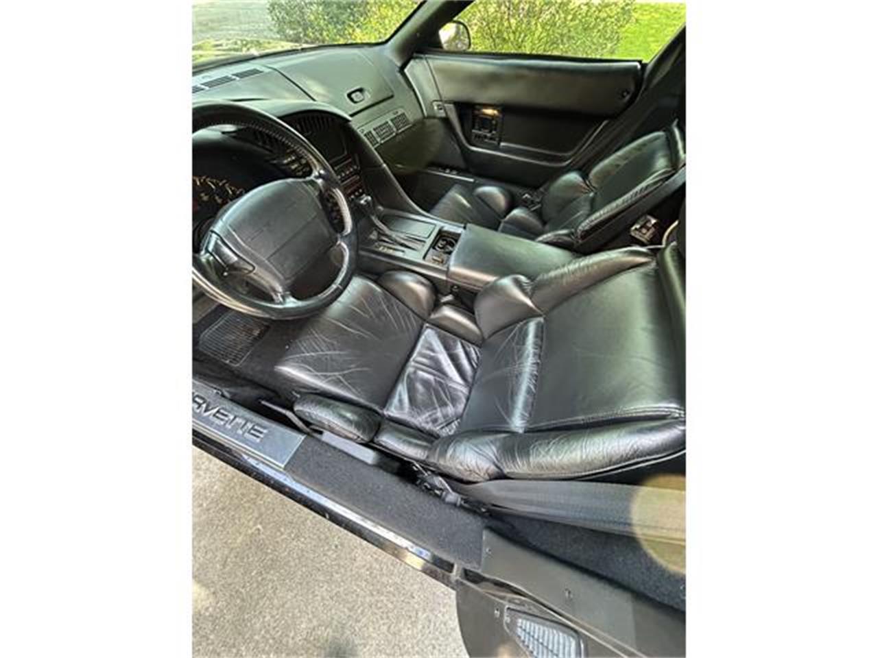 Chevrolet-Corvette-1993-Black-Black-5