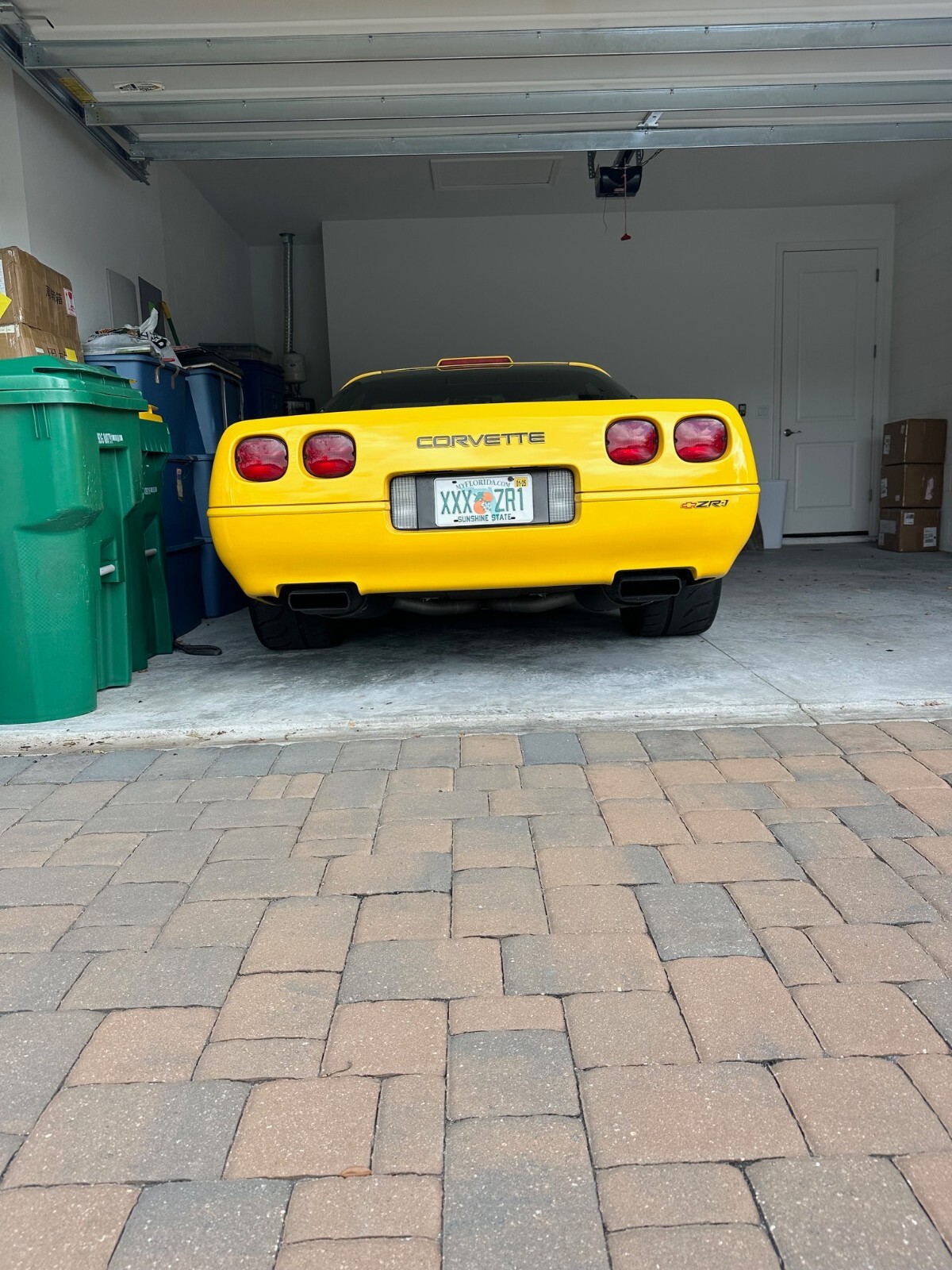 Chevrolet-Corvette-1993-Hatchback-2