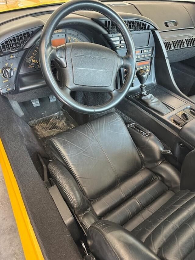 Chevrolet-Corvette-1993-Hatchback-8