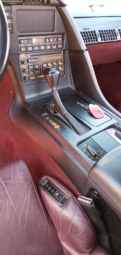 Chevrolet-Corvette-1993-Maroon-Leather-5
