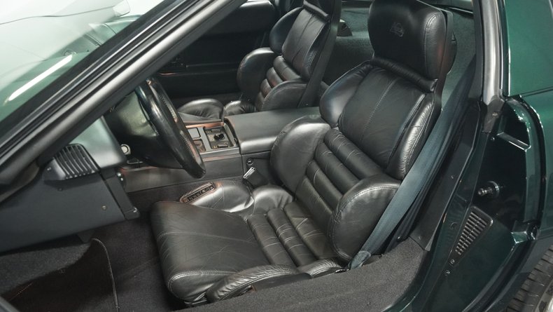 Chevrolet-Corvette-1993-Polo-Green-II-Metall-Black-13
