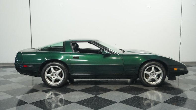 Chevrolet-Corvette-1993-Polo-Green-II-Metall-Black-14