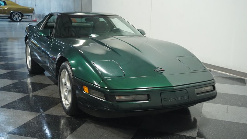 Chevrolet-Corvette-1993-Polo-Green-II-Metall-Black-16