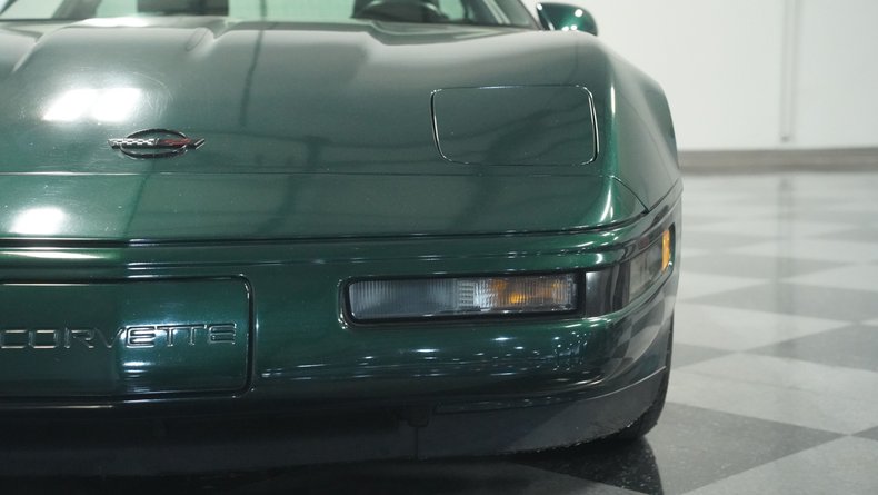 Chevrolet-Corvette-1993-Polo-Green-II-Metall-Black-20