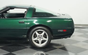 Chevrolet-Corvette-1993-Polo-Green-II-Metall-Black-24