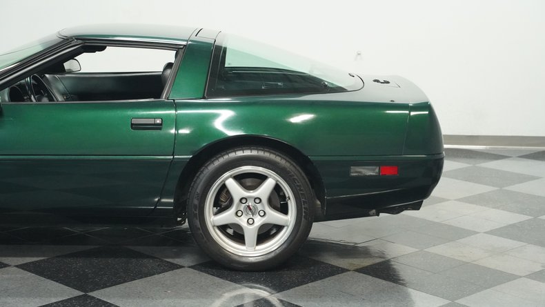 Chevrolet-Corvette-1993-Polo-Green-II-Metall-Black-24