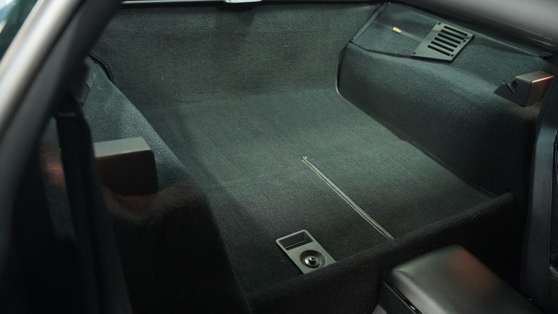 Chevrolet-Corvette-1993-Polo-Green-II-Metall-Black-29